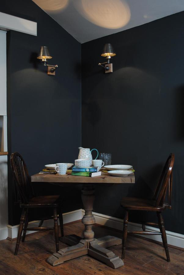 Courtyard Cottages Lymington, 2 Adults Only エクステリア 写真