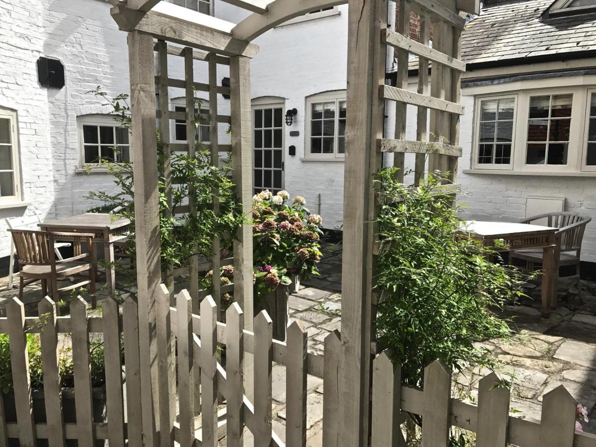 Courtyard Cottages Lymington, 2 Adults Only エクステリア 写真
