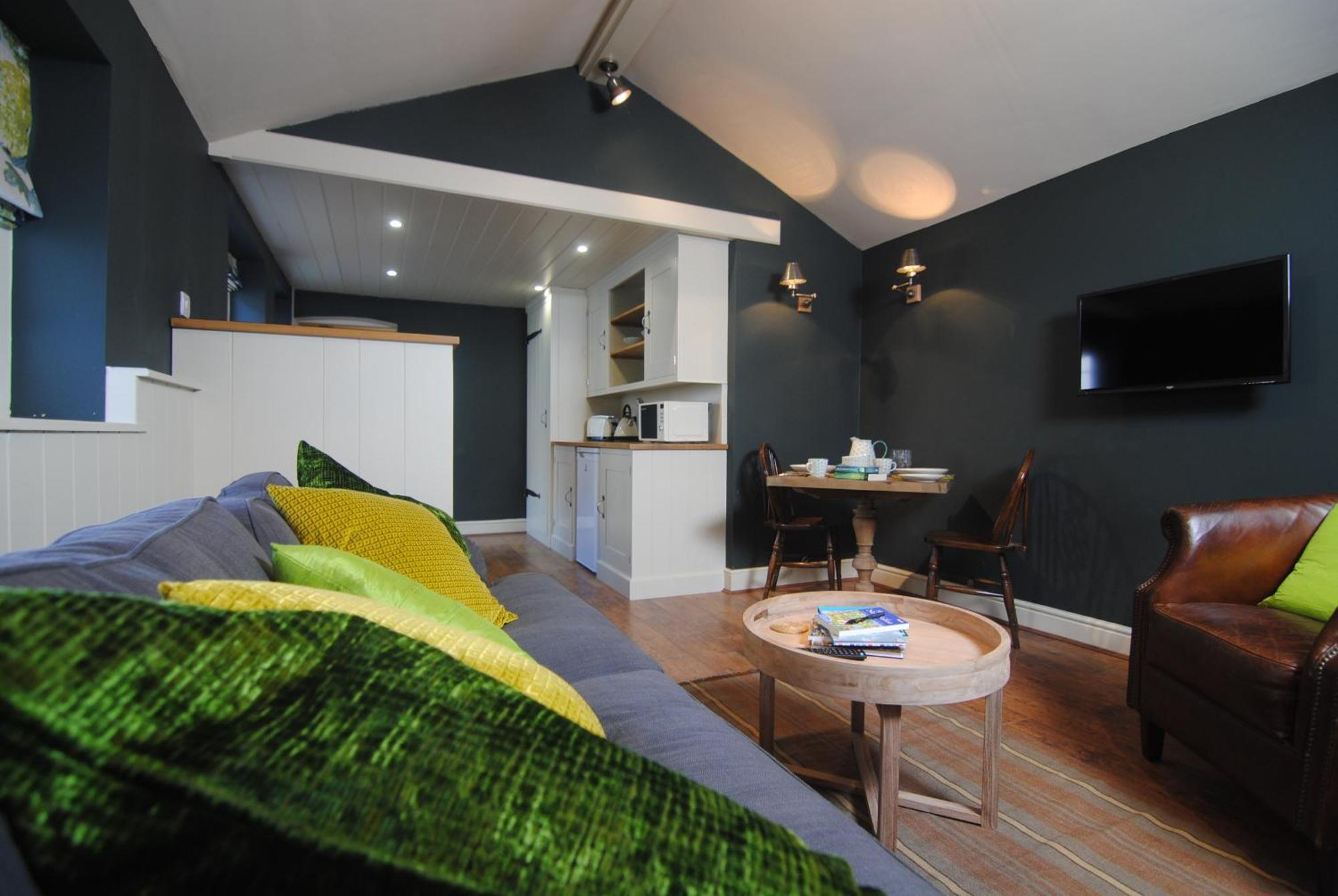 Courtyard Cottages Lymington, 2 Adults Only エクステリア 写真